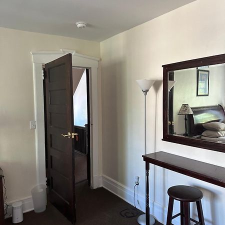 Victorian Palace- Mahogany Room East Orange Luaran gambar